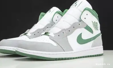 1 SE Jordan Grey Green Mid Air 0629